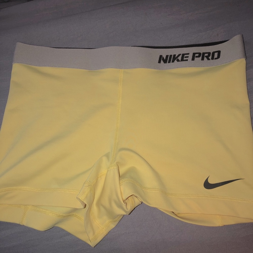 Nike pros brand new never worn